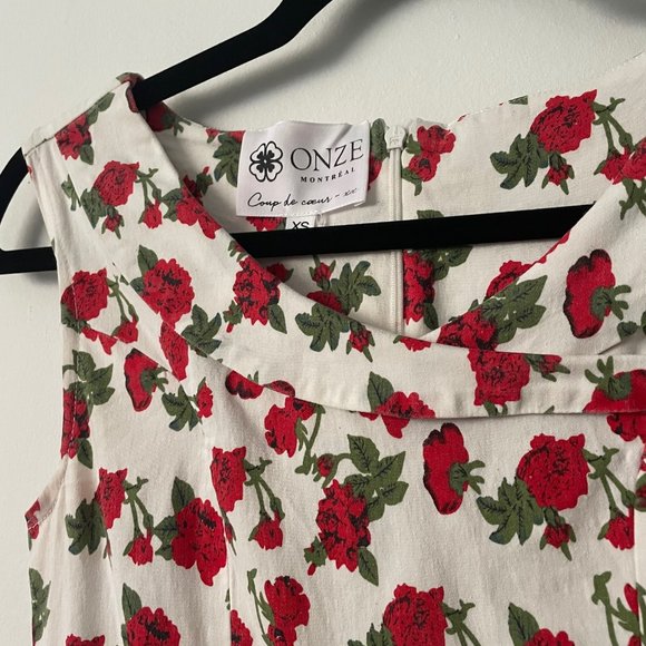 1950s Style Red Roses Summer Dress - Picture 9 of 9